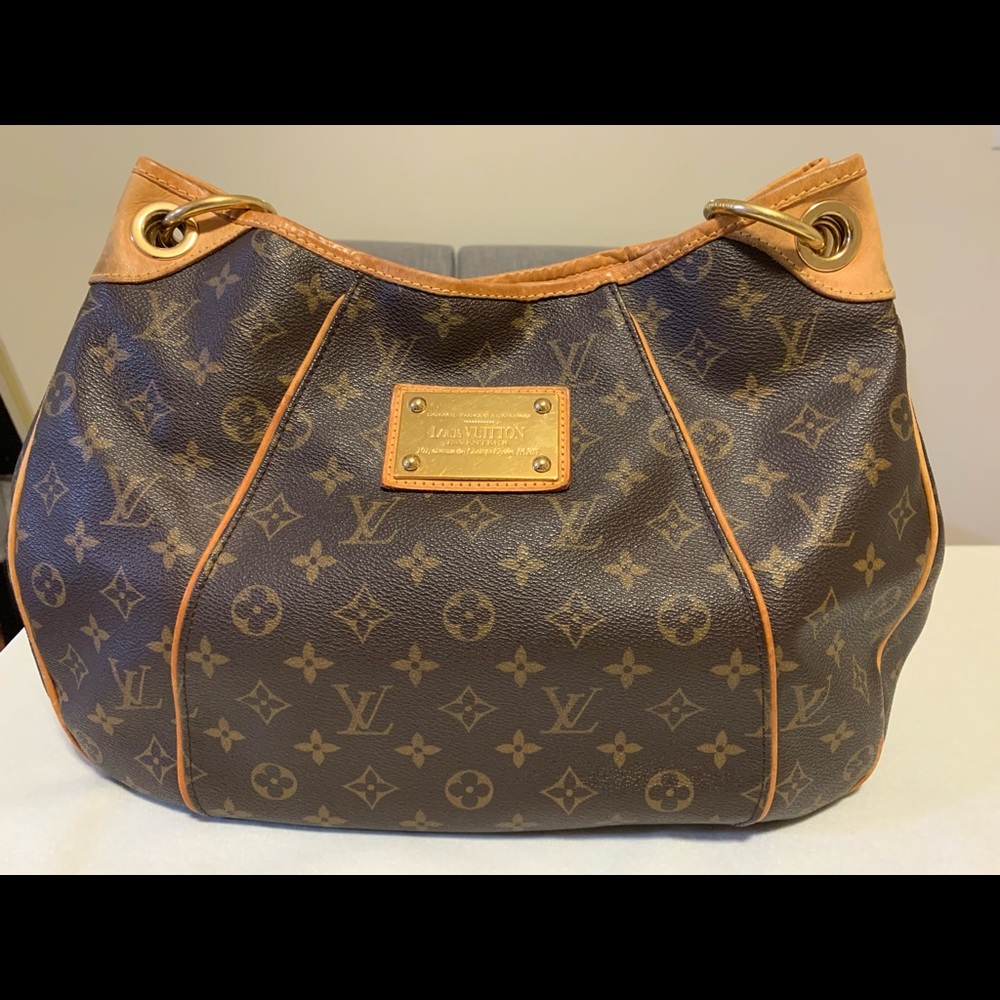 Authentic Louis Vuitton Galleria PM Monogram
